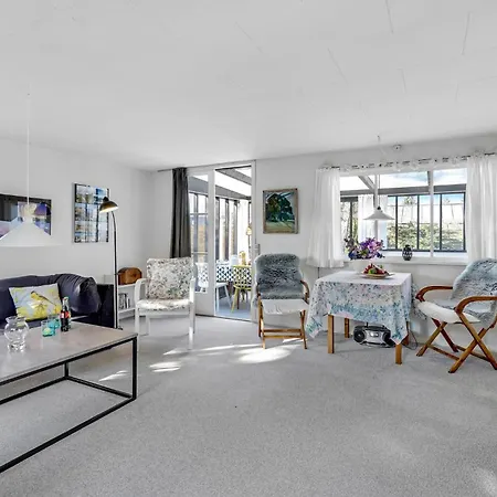 Casa de Férias 2 Bedroom Amazing In Vaeggerlose Bøtø By