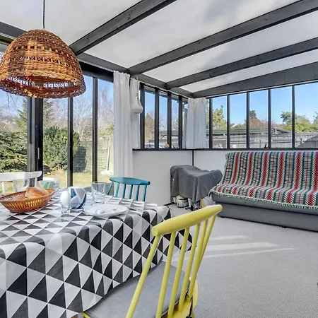 Casa de Férias 2 Bedroom Amazing In Vaeggerlose Bøtø By