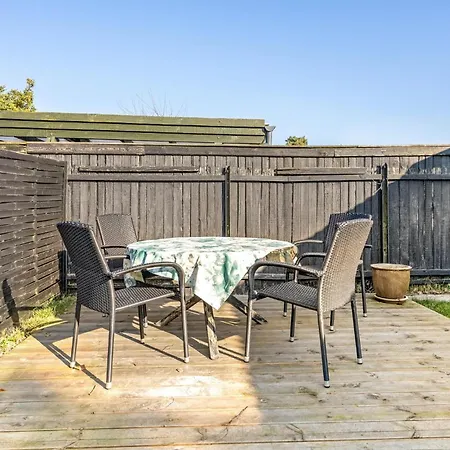 2 Bedroom Amazing In Vaeggerlose Prázdninový dům