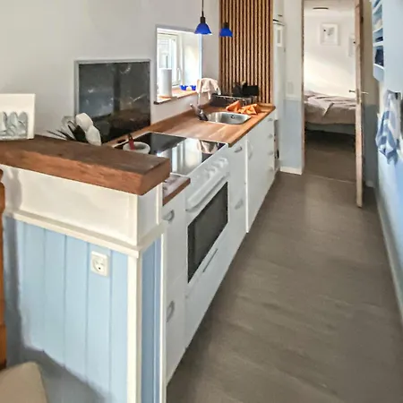 2 Bedroom Beautiful In Vaeggerlose Holiday home *