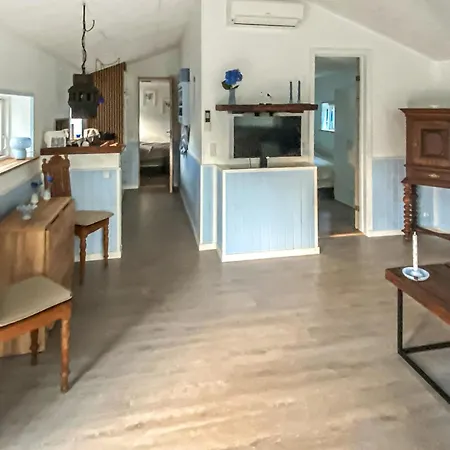 2 Bedroom Beautiful In Vaeggerlose Holiday home *