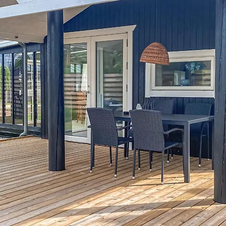 2 Bedroom Beautiful In Vaeggerlose Holiday home Boto By