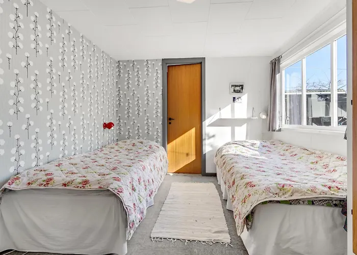 2 Bedroom Amazing In Vaeggerlose Σπίτι διακοπών *