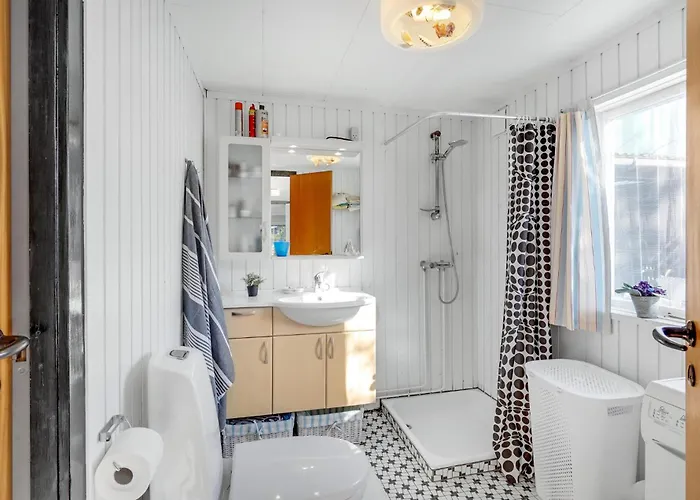 Σπίτι διακοπών 2 Bedroom Amazing In Vaeggerlose Bøtø By