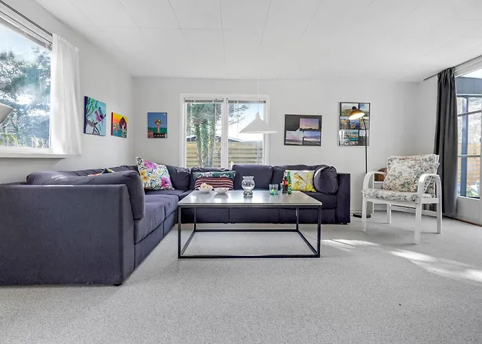 2 Bedroom Amazing In Vaeggerlose Bøtø By