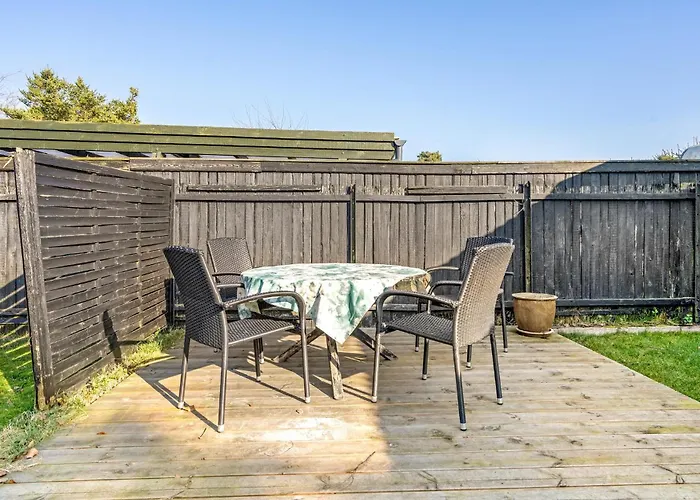 2 Bedroom Amazing In Vaeggerlose Σπίτι διακοπών