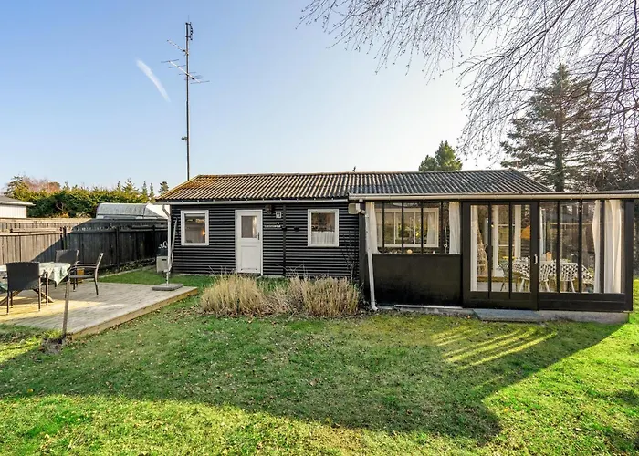 2 Bedroom Amazing In Vaeggerlose